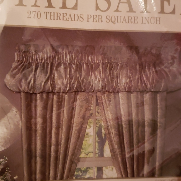 Royal Sateen 100% Egyptian combed cotton valance